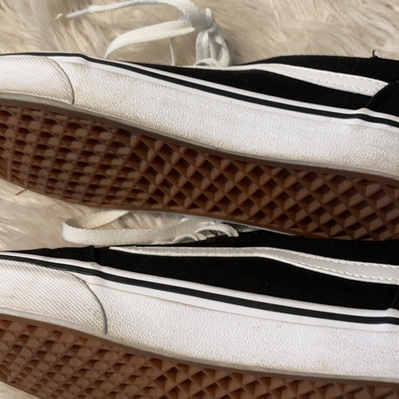 Vans - Picture 4 of 6